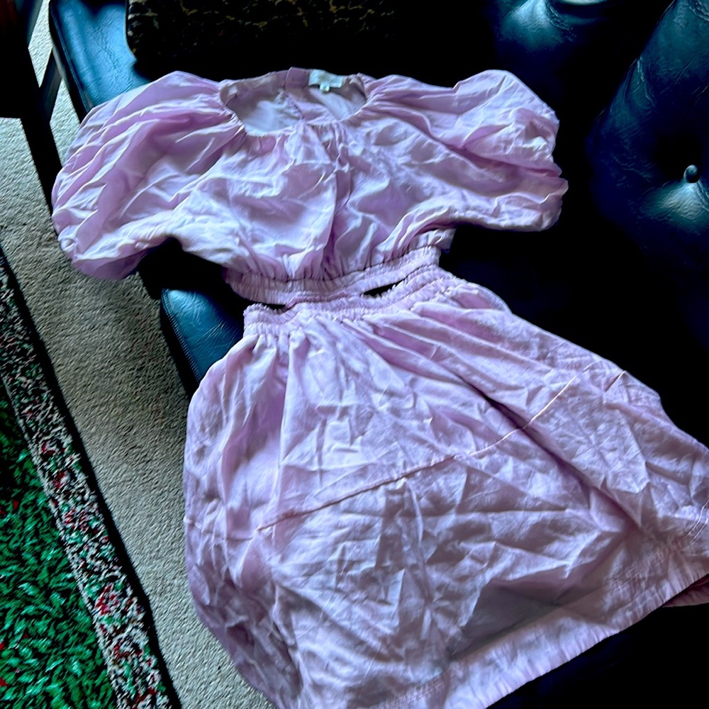 Formal lilac puff sleeve dress